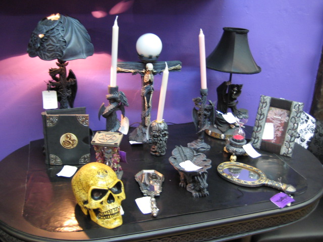 Drones and Drabbles: Decorating tips for the Budget Goth
