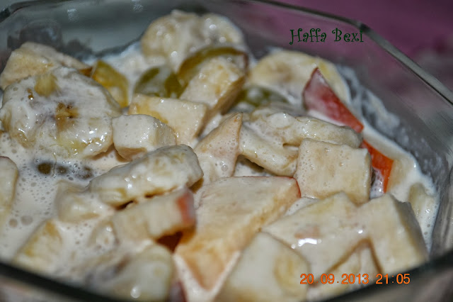 Fruit salad| Salad| Banana| Apple| Grapes| Cream| Ramadan| Sweet