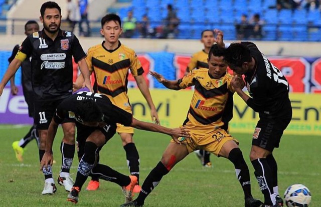 Mitra Kukar vs Borneo FC