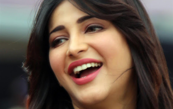 Shruti Haasan Twitter, News, Movies, Biography, News, Age & Photos