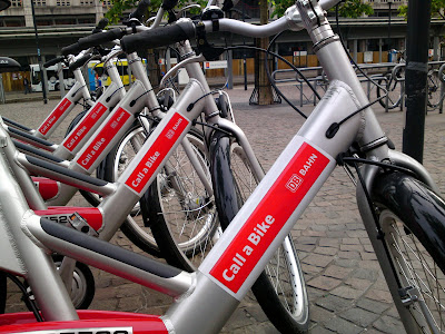 bike stand, red bicycle, 