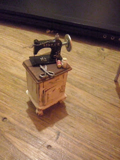 sewing machine, scissor, polymer clay, miniature 1:12 scale