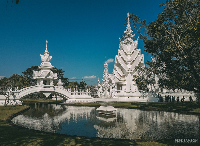 white temple chiang rai travel guide