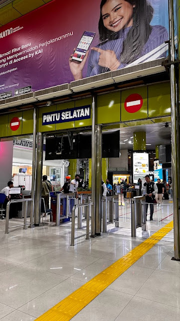 south gate gambir station