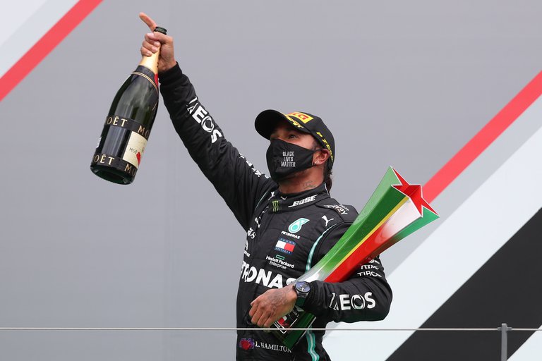 Fórmula 1: Lewis Hamilton batió el récord de Michael Schumacher y se acerca al séptimo título tras coronarse en Portugal