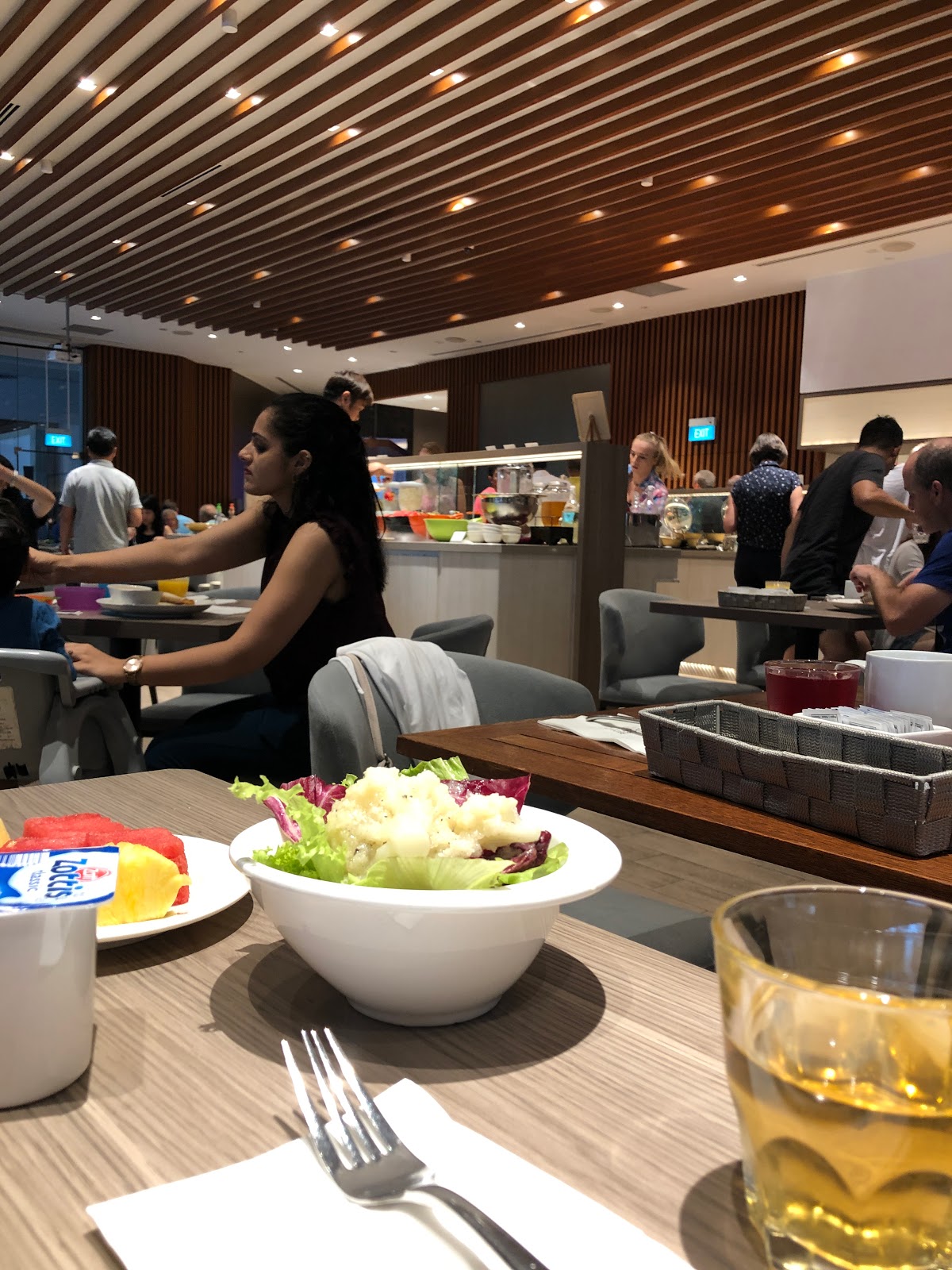 Slightly Jet Lag シンガポール フォーポイント バイ シェラトン シンガポール リバービュー 朝食
