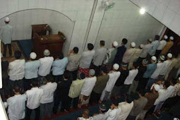 Sholat Tarawih di Masjid Ad Dakwah Silaen