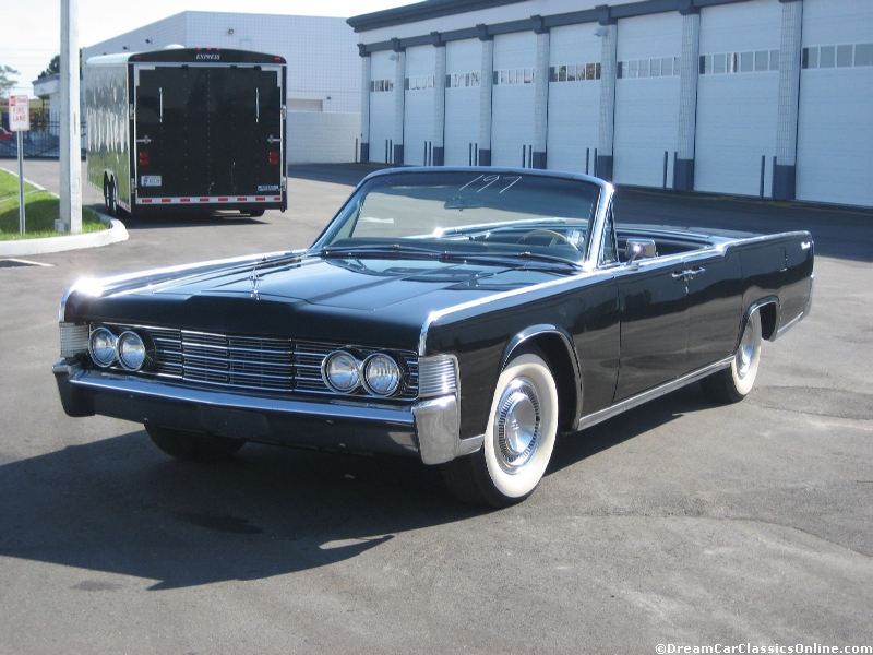 1964 Lincoln Continental and 2002 Concept