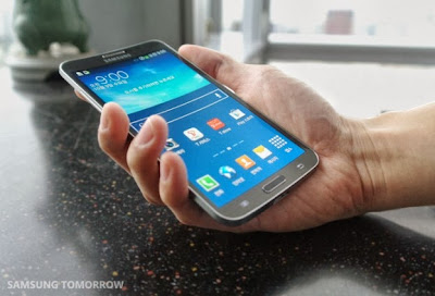 Samsung Galaxy Round layar fleksible