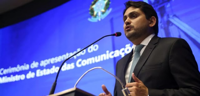 Juscelino Filho concede 31 retransmissoras de TV a aliado político