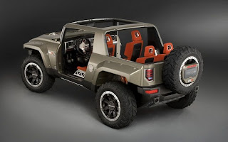 2012-Hummer-H4-Back.jpg