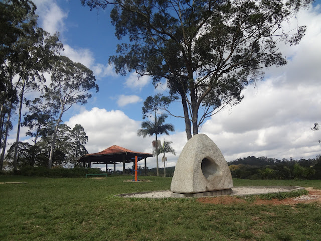 Obra do artista Kota Kinutani no Parque do Carmo