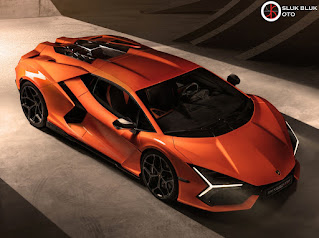 Lamborghini Revuelto