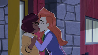 Daphne Kissing Velma on HBO Max's Velma