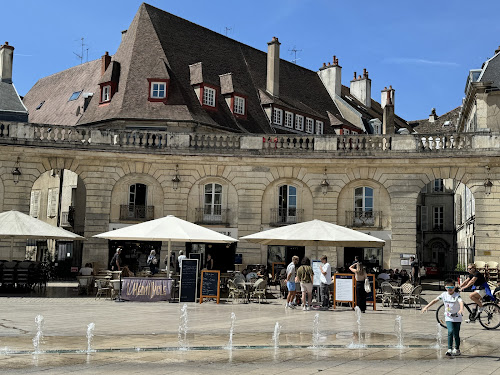 BHV Brasserie de l'Hôtel de Ville (Dijon, FRANCE) - Beautiful amazing Liberartion Square (water fountain) in historic centre of Dijon BHV Brasserie de l'Hôtel de Ville (Dijon, FRANCE) - Beautiful amazing Liberartion Square (water fountain) in historic centre of Dijon