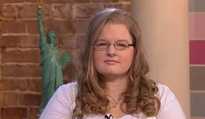 A britânica Amanda Whittaker, de 27 anos, diz estar apaixonada  pela Estátua da Liberdade.