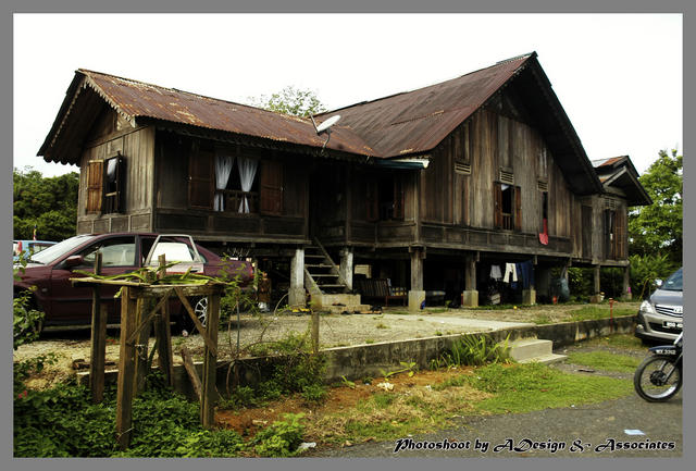 Construction Work: RUMAH - RUMAH TRADISIONA DI MALAYSIA