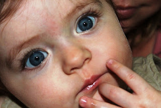 Gambar Bayi Imut Bermata Cantik