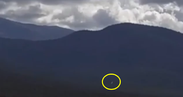 This Utah UFO looks like a dot it's so far away but is very fast.