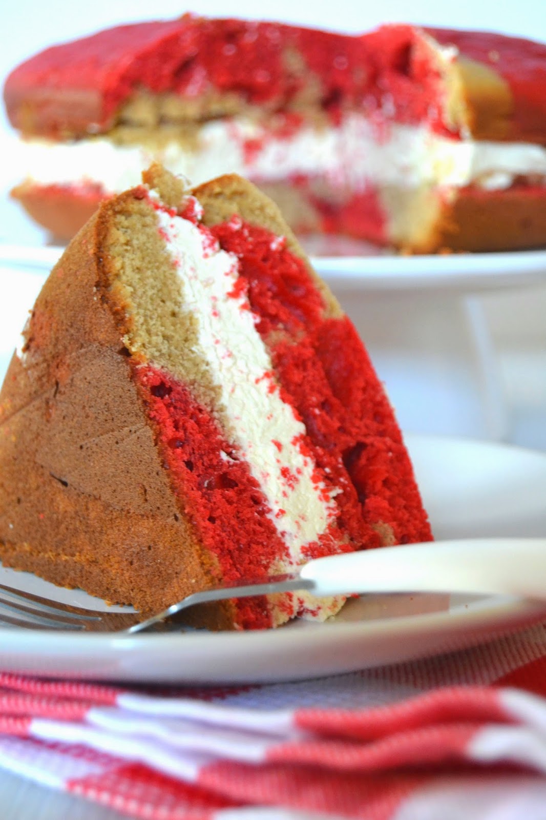 Red Velvet Cake Mary Berry Recipe : Magic triple-layer ...