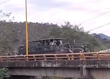 Militares capturaron a "El Guache" líder dl CJNG en Coalcomán, Michoacan pero fue rescatado por la alcaldesa María Obsulia Esquivel Colín