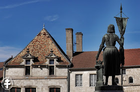  Neufchâteau - Statue de Jeanne d'Arc