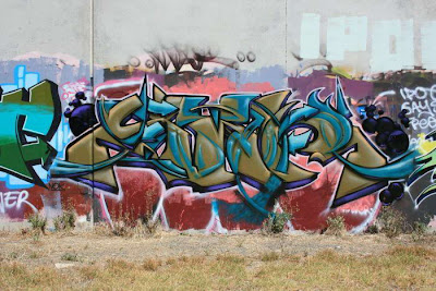 38 Graffiti Unik Keren dan Kreatif 