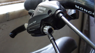 V brake lever and cable out of socket