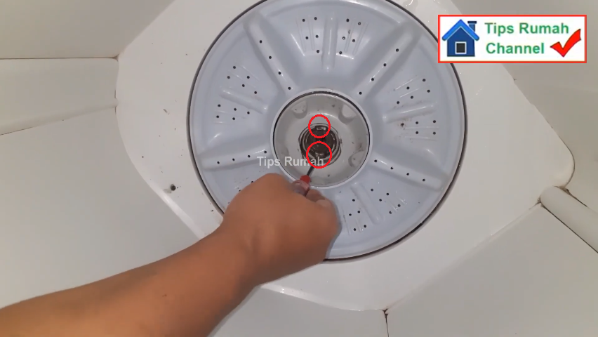 Begini Caranya Membuka dan Membersihkan Pulsator Mesin Cuci 2 Tabung