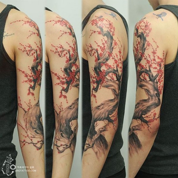 A flor de cerejeira tattoo sleeve tatuagem. Flores de cerejeira também pode parecer incrível manga tatuagens para todos. Ele dá a você o oriental e, ao mesmo tempo, incrível vibe simplesmente olhando para ele. (Foto: Fontes de imagem)