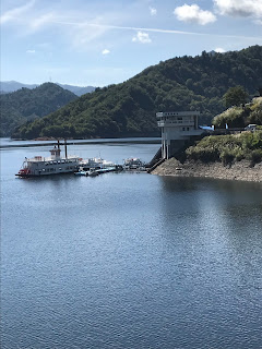 新潟県「奥只見ダム」奥只見乗船場に停泊している遊覧船