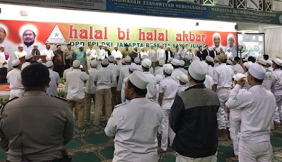 TAK HANYA HABIB RIAIQ , ANIES JUGA TURUT HADIR DI ACARA HALAL BINHALAL FBI