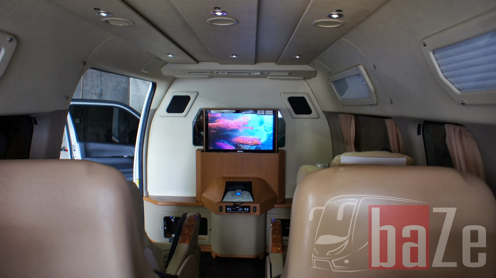 Kumpulan Gambar Modifikasi Interior Mobil Toyota Hiace Modif Mobil