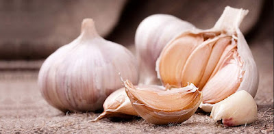 5 Benefits of Garlic for Skin