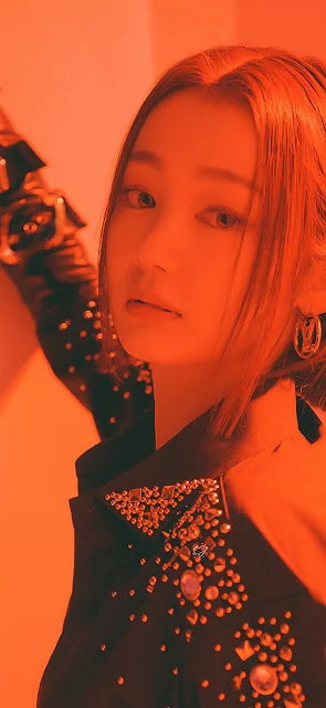 Stage Name: Léa (레아) Birth Name: Ogawa Mizuki (小川 美月) Position: Leader, Lead Vocalist Birthday: August 12, 1995 Zodiac Sign: Leo Chinese Zodiac Sign: Pig Height: 167 cm (5’6″) Weight: — Blood Type: B Nationality: Japanese