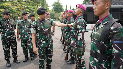 Panglima TNI Cek Kesiapan Pasukan Elit TNI AL di Cilandak   