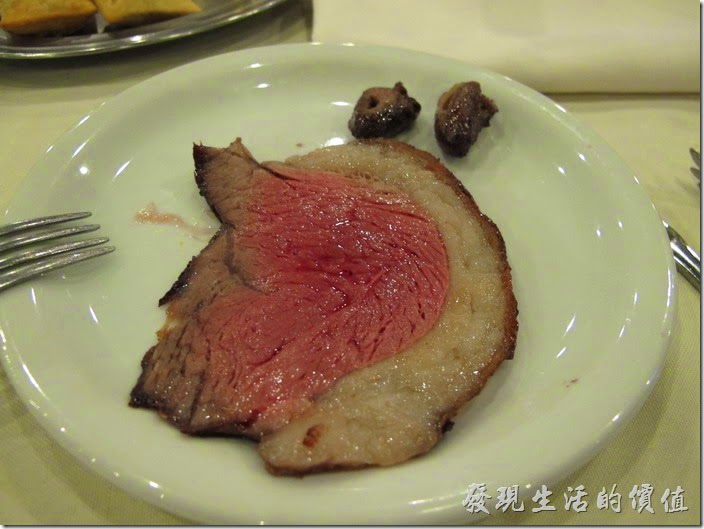 巴西窯烤OK-Grill。這塊肉很漂亮吧！