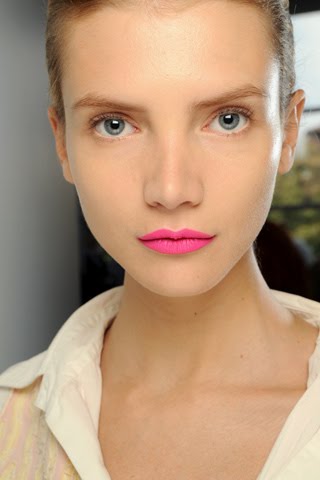 Jil Sander and Marni also set bright lips to be the next cult trend