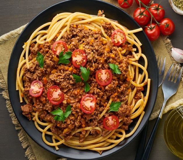 Easy Spaghetti Recipe with Meat Sauce Like Restaurant-Style