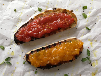 Katalāņu tomātmaize (pan con tomate)