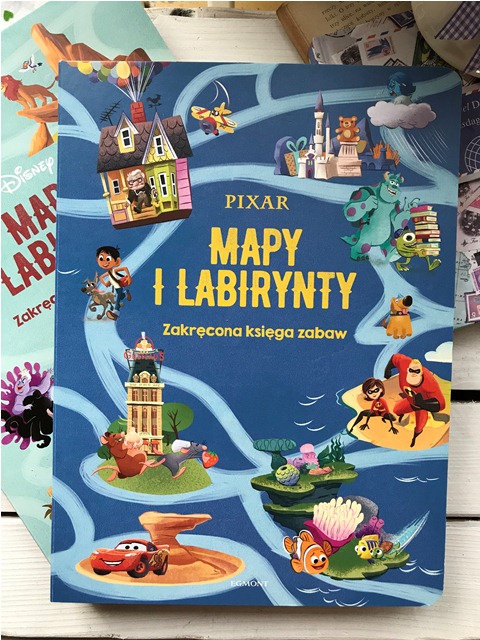 Mapy i labirynty. Zakręcona księga zabaw- Pixar // Disney