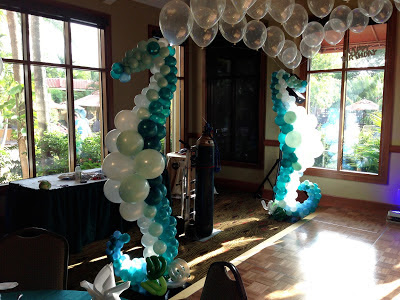  Dance floor decoration with seahorse balloon sculpture