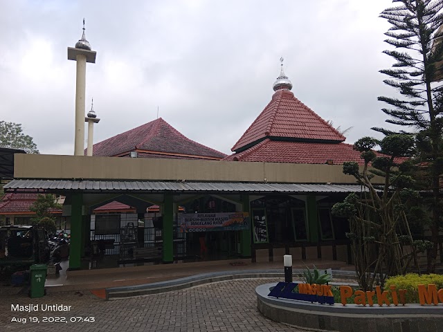 Bersih bersih Masjid Mamba'ul 'Ulum, Untidar, Potrobangsan, Magelang