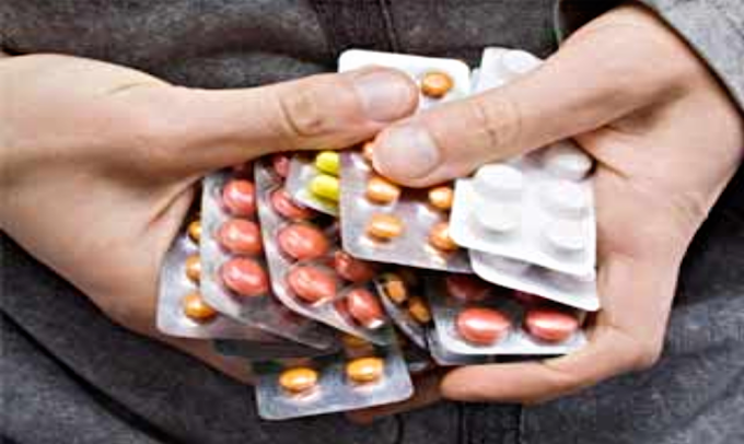 औषधांचा काळाबाजार रोखण्यासाठी कारवाई वाढविणार – अन्न व औषध प्रशासन मंत्री डॉ. राजेंद्र शिंगणे