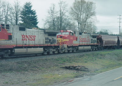 ATSF C44-9W #635 at Kalama, Washington in Spring 1999