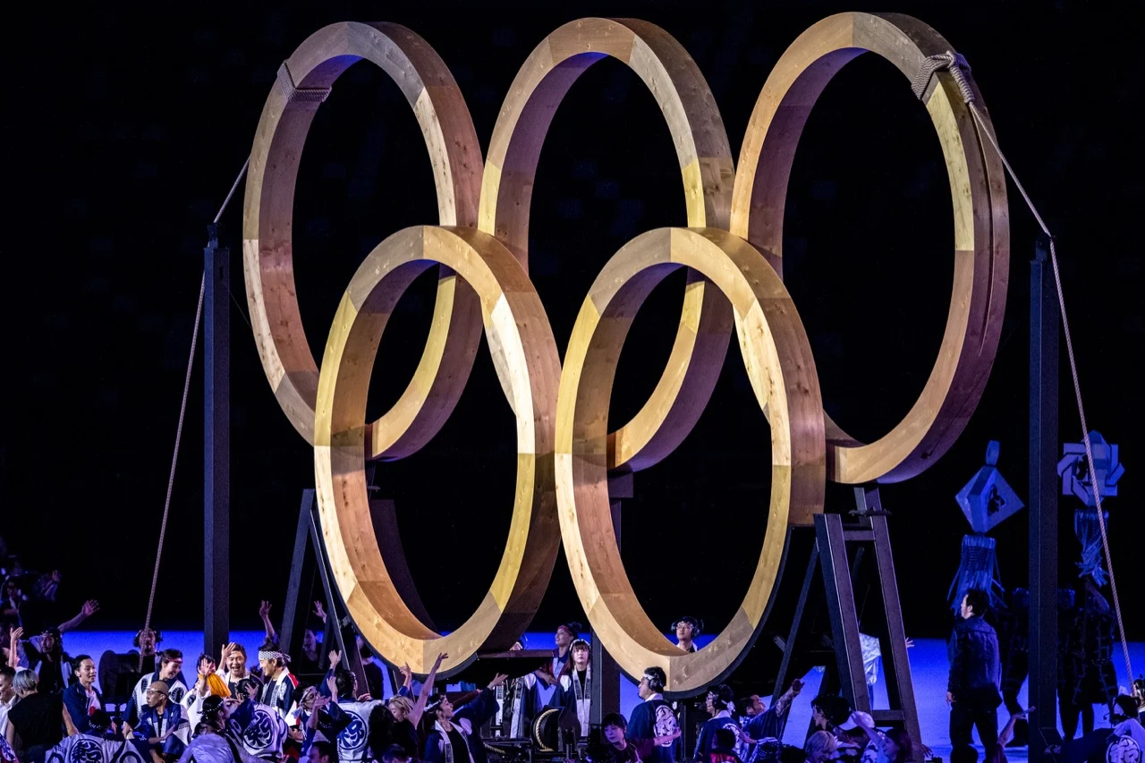Aros olímpicos de madeira