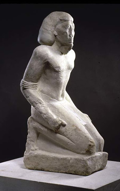 Kneeling captive: Dynasty 6