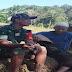 Tanah Berlumpur Jadi Ajang Komsos Babinsa