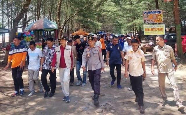Wabup Risnawanto Buka Pesta Rakyat di Objek Wisata Pohon Seribu dan Wisata Khatulistiwa Muaro Sasak