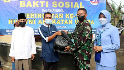 Jelang Hut Ke-76 TNI AU, Lanud Suryadarma Gelar Baksos dan Bagikan Paket Sembako